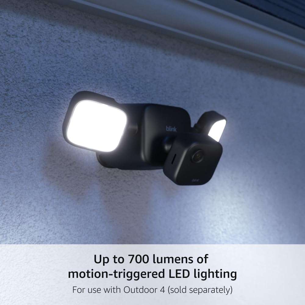 Blink Outdoor 4 Floodlight Mount – Wire-free, 700 lumens, two-year battery life, set up in minutes - Image 2