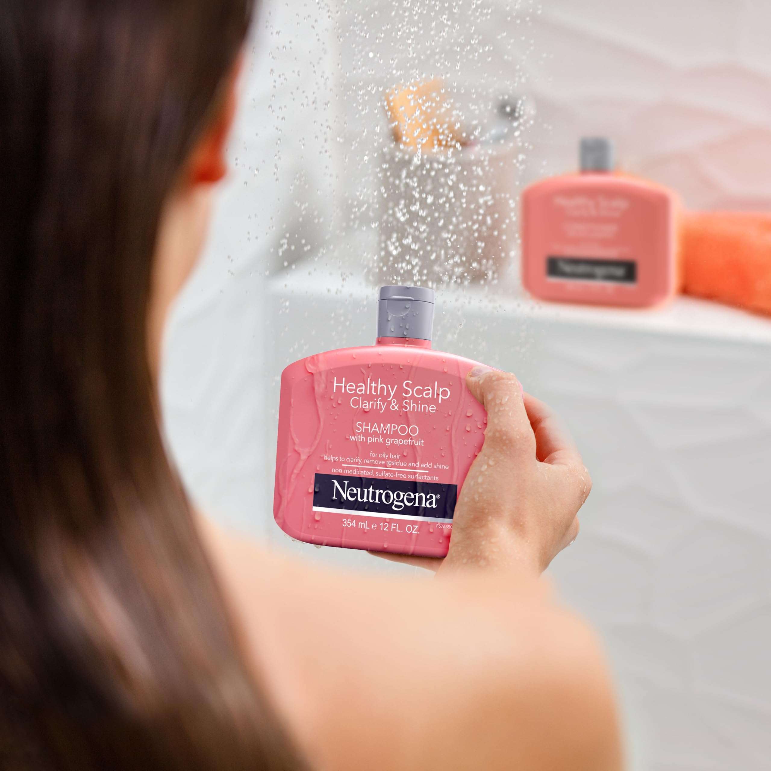 Neutrogena Exfoliating Healthy Scalp Clarifying Shampoo for Oily Hair & Scalp, Pink Grapefruit pH-Balanced Anti-Residue Formula Adds Shine, Sulfate, Paraben & Phthalate-Free, Color-Safe, 12 Fl Oz - Image 6