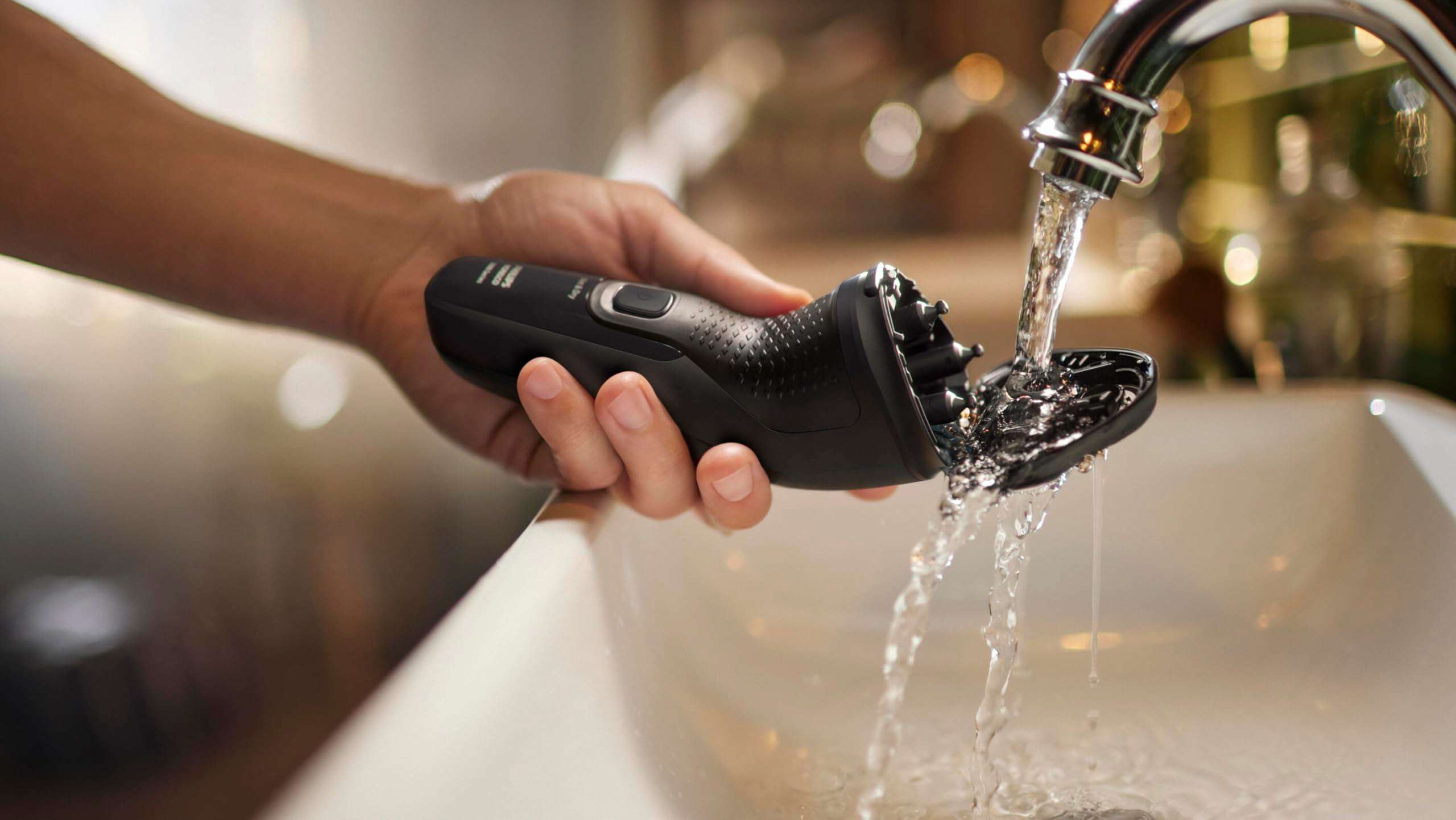 Philips Norelco Shaver 2400 Series, Wet and Dry Electric Shaver, Pop-up Trimmer, P-Cap, Deep Black, Model X3001/90 - Image 9