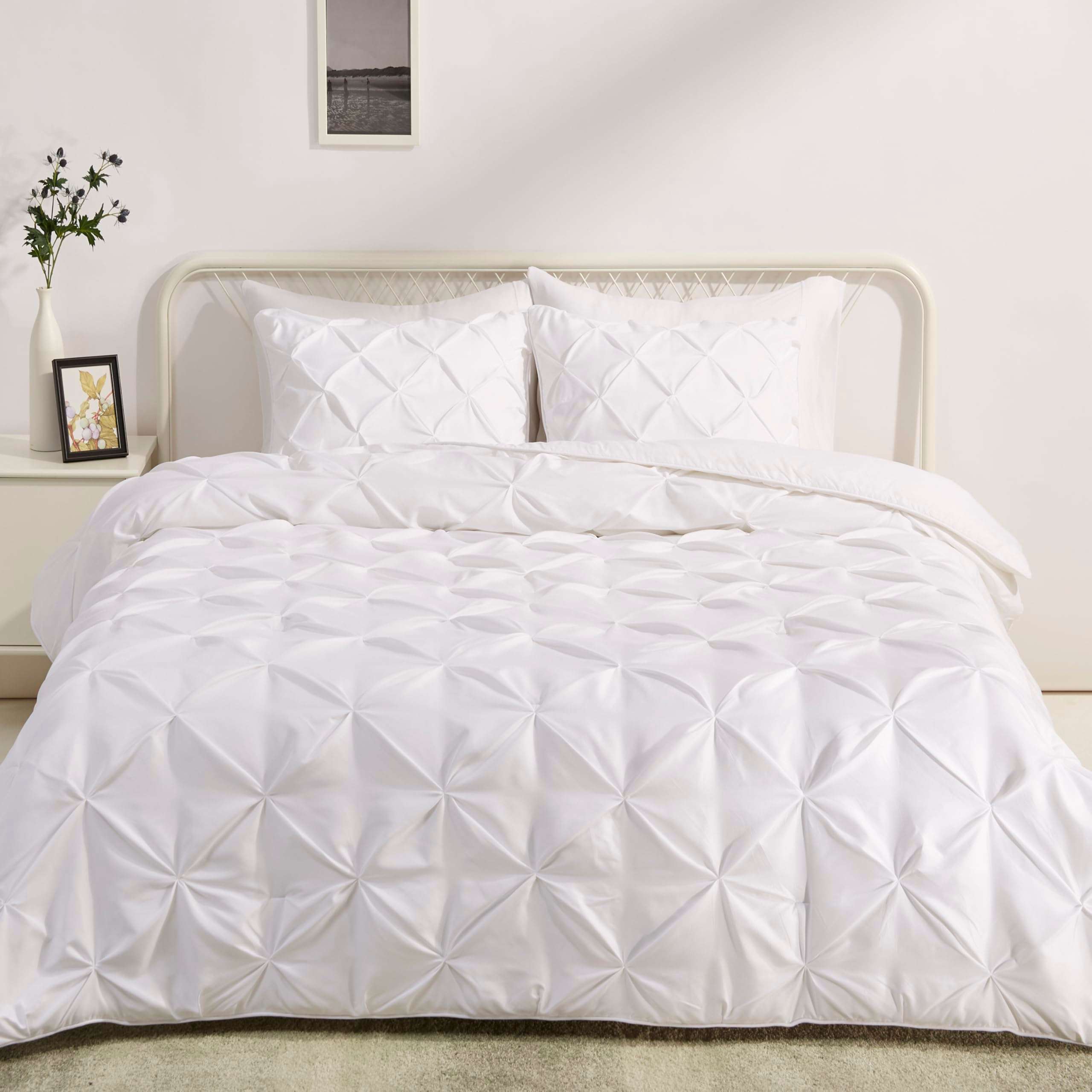 Amazon Basics Soft, Lightweight Queen Size Comforter Sets, All-Season Down-Alternative 3-Piece Bedding Set, Pinch Pleat Design, Full/Queen Size, Bright White - Image 1