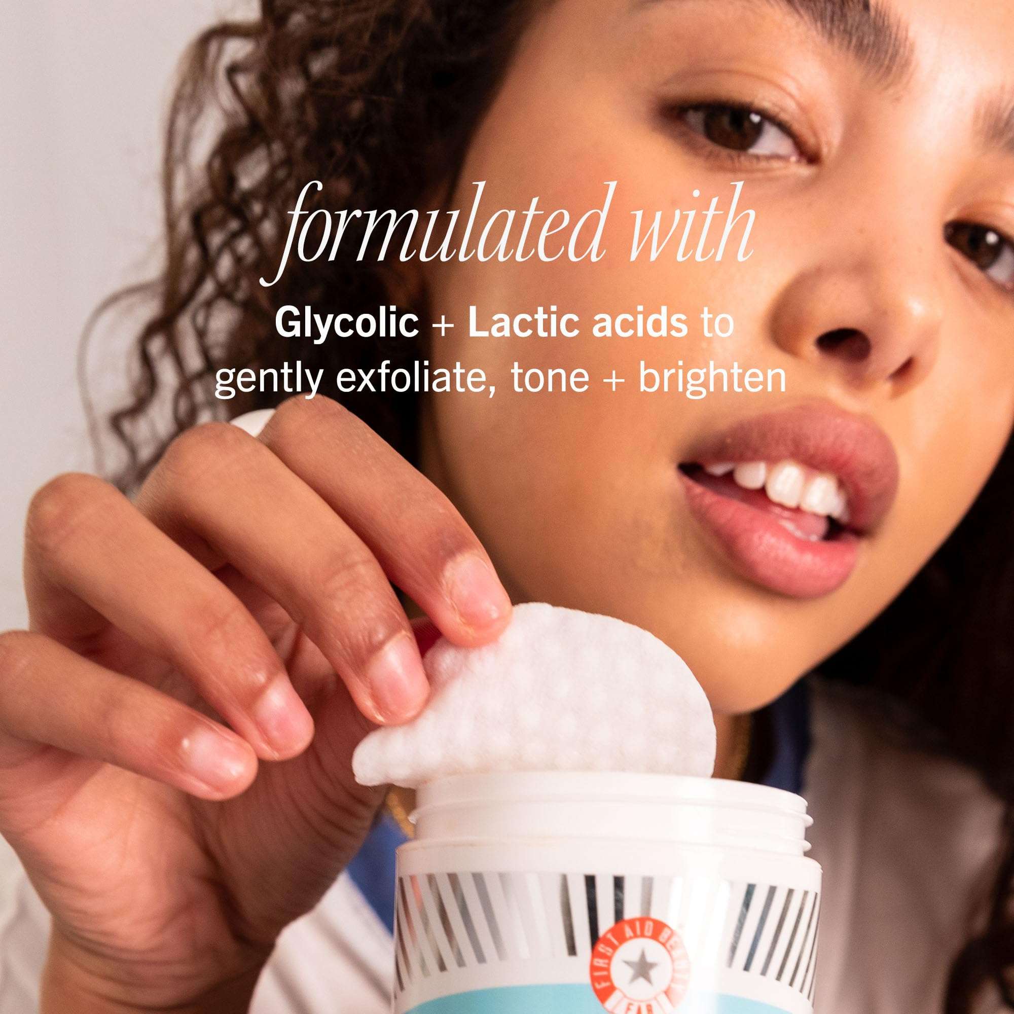 First Aid Beauty - Facial Radiance Pads with Gycloic & Lactic Acids – Daily Exfoliating Pads with AHA that Help Tone & Brighten Skin – Makeup Routine Prep - Compostable for Daily Use – 28 Count - Image 3