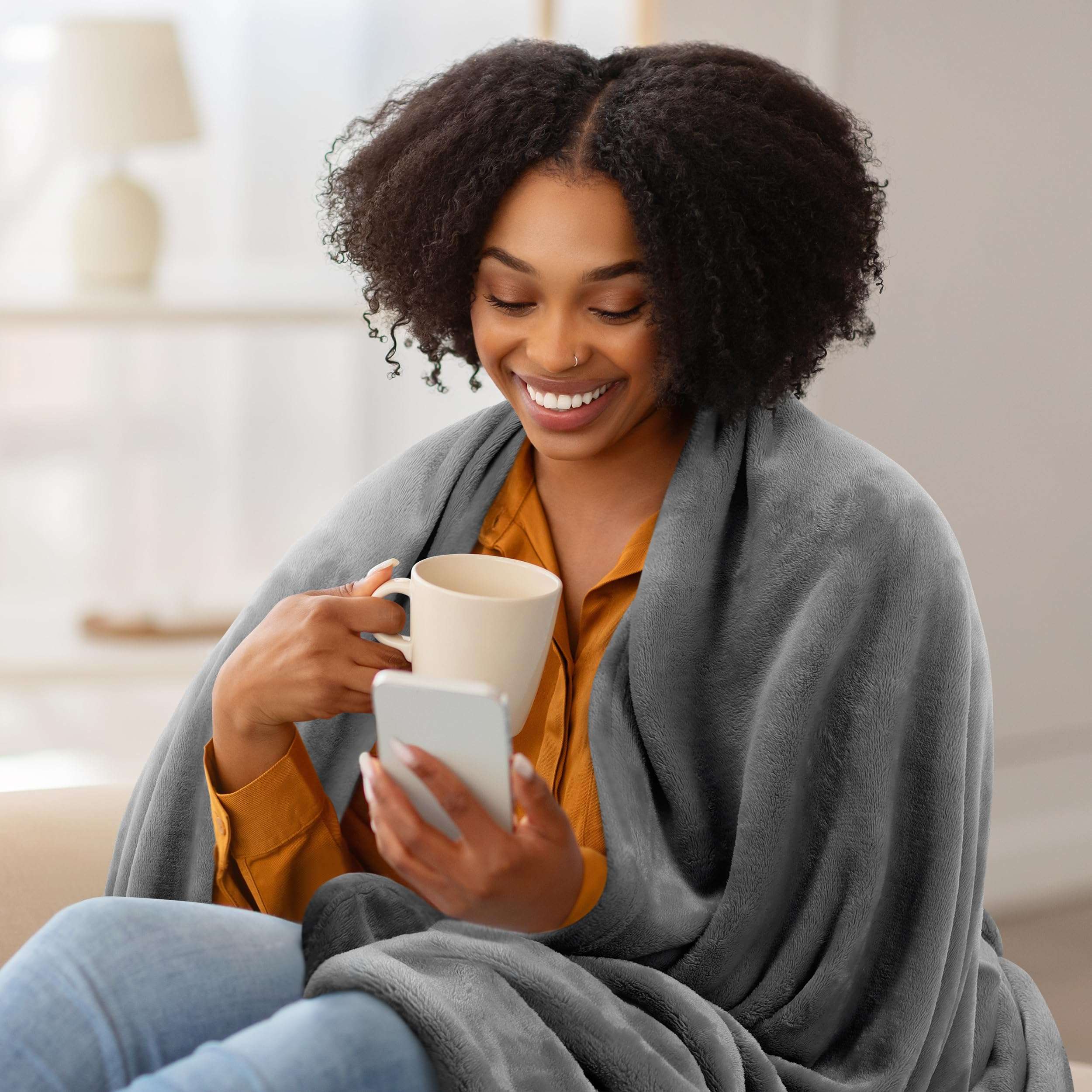 Utopia Bedding Fleece Blanket Queen Size Grey 300GSM Luxury Anti-Static Fuzzy Soft Microfiber Bed Blanket (90x90 Inch) - Image 3