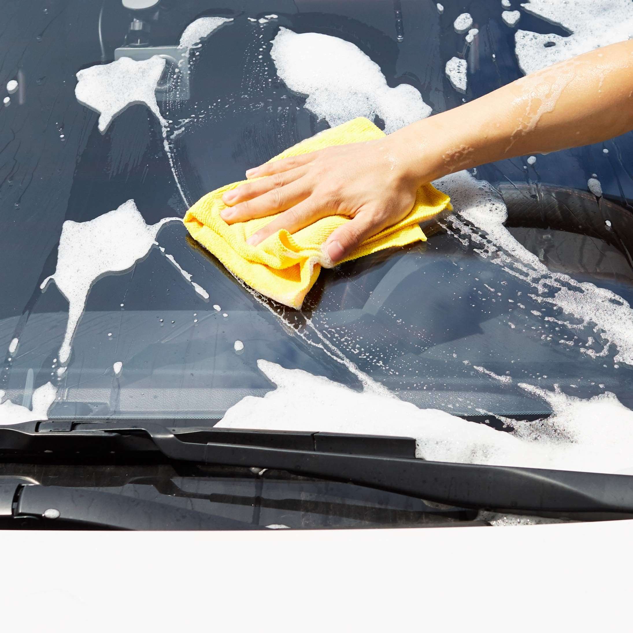 Amazon Basics Microfiber Cleaning Cloths for Cars, Non-Abrasive, Highly Absorbent, Lint and Scratch-Free, Reusable and Washable, 16" x 12", Blue/White/Yellow, 144-Pack - Image 7