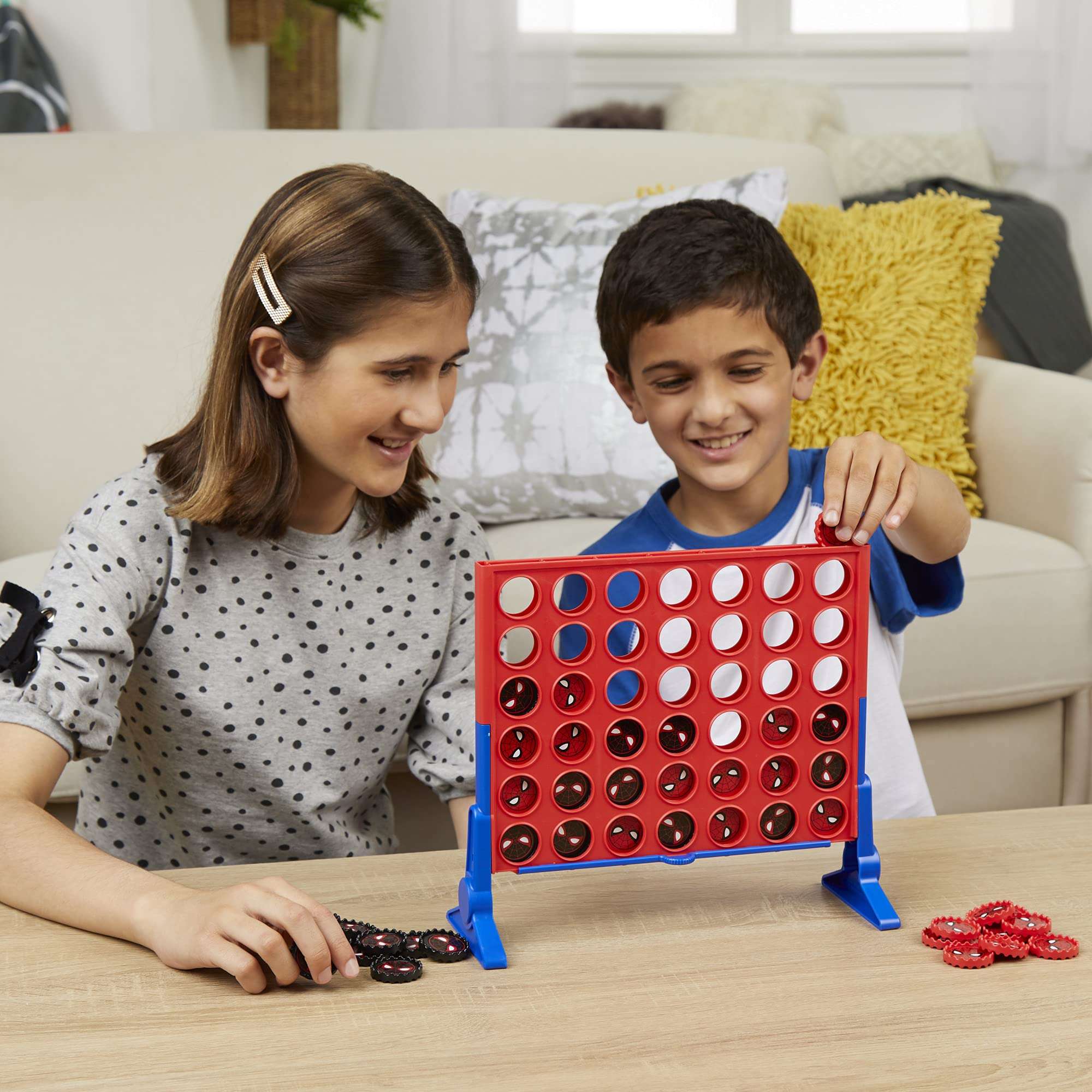 Hasbro Gaming Connect 4 Marvel Spider-Man Edition, Strategy Board Game for 2 Players, Ages 6 and Up (Amazon Exclusive) - Image 8