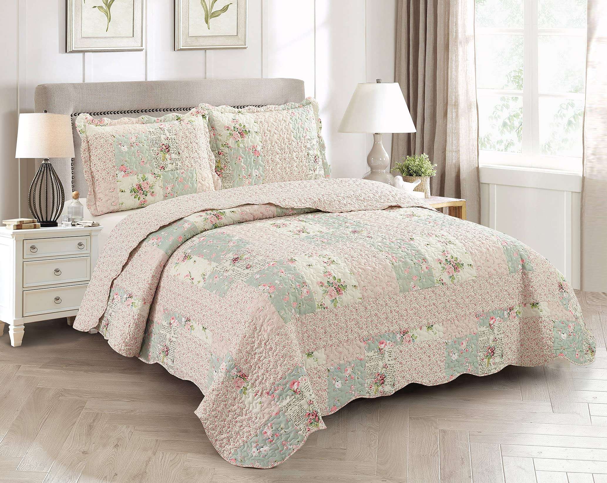 Brilliant Sunshine Rose and Sage Quilt Set, 3-Piece Bedding Sets, Traditional Patchwork Design, Washable and Reversible Bedspread, Soft Lightweight Coverlet, All-Season, Full/Queen, Light Pink Green - Image 1