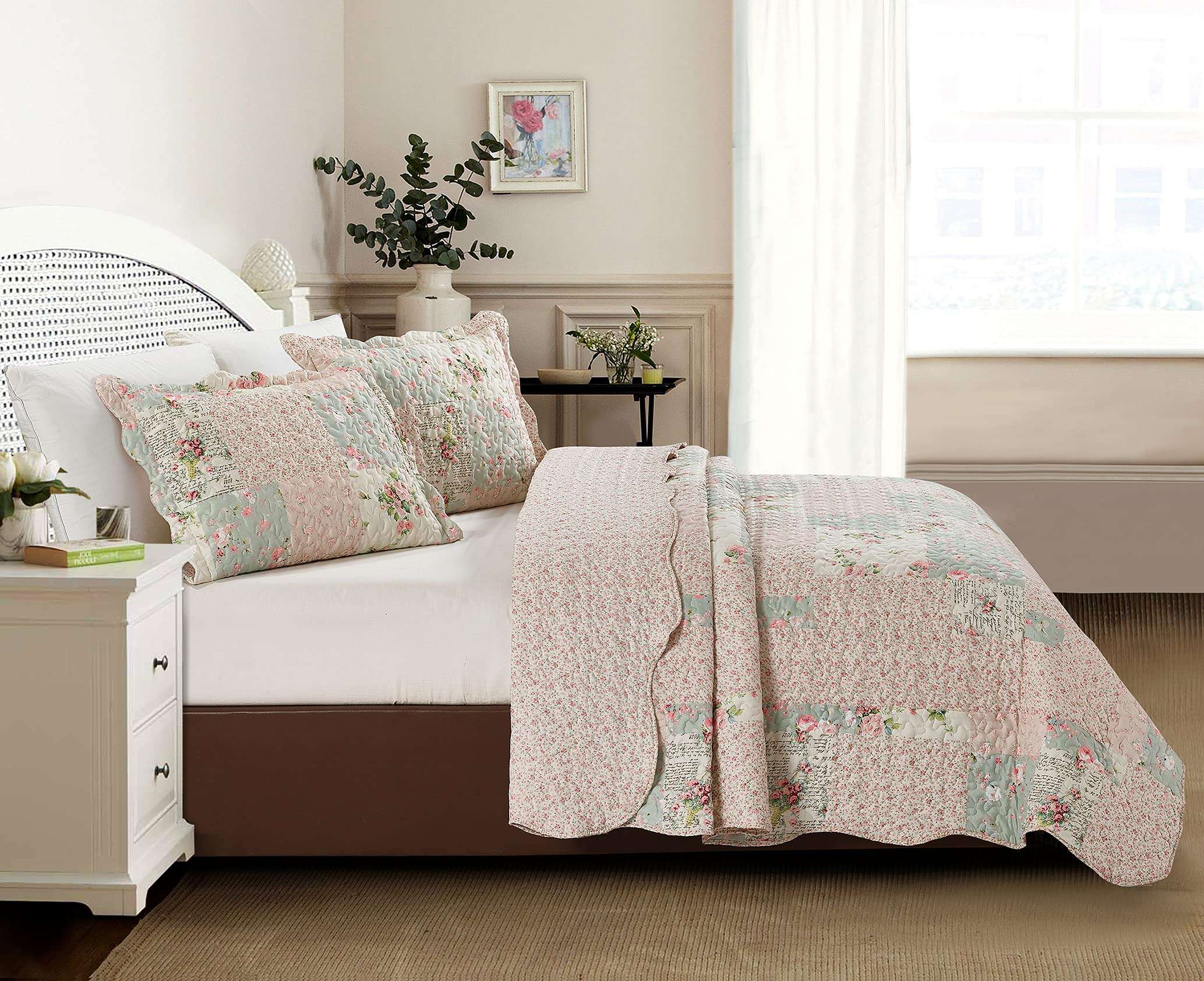 Brilliant Sunshine Rose and Sage Quilt Set, 3-Piece Bedding Sets, Traditional Patchwork Design, Washable and Reversible Bedspread, Soft Lightweight Coverlet, All-Season, Full/Queen, Light Pink Green - Image 2