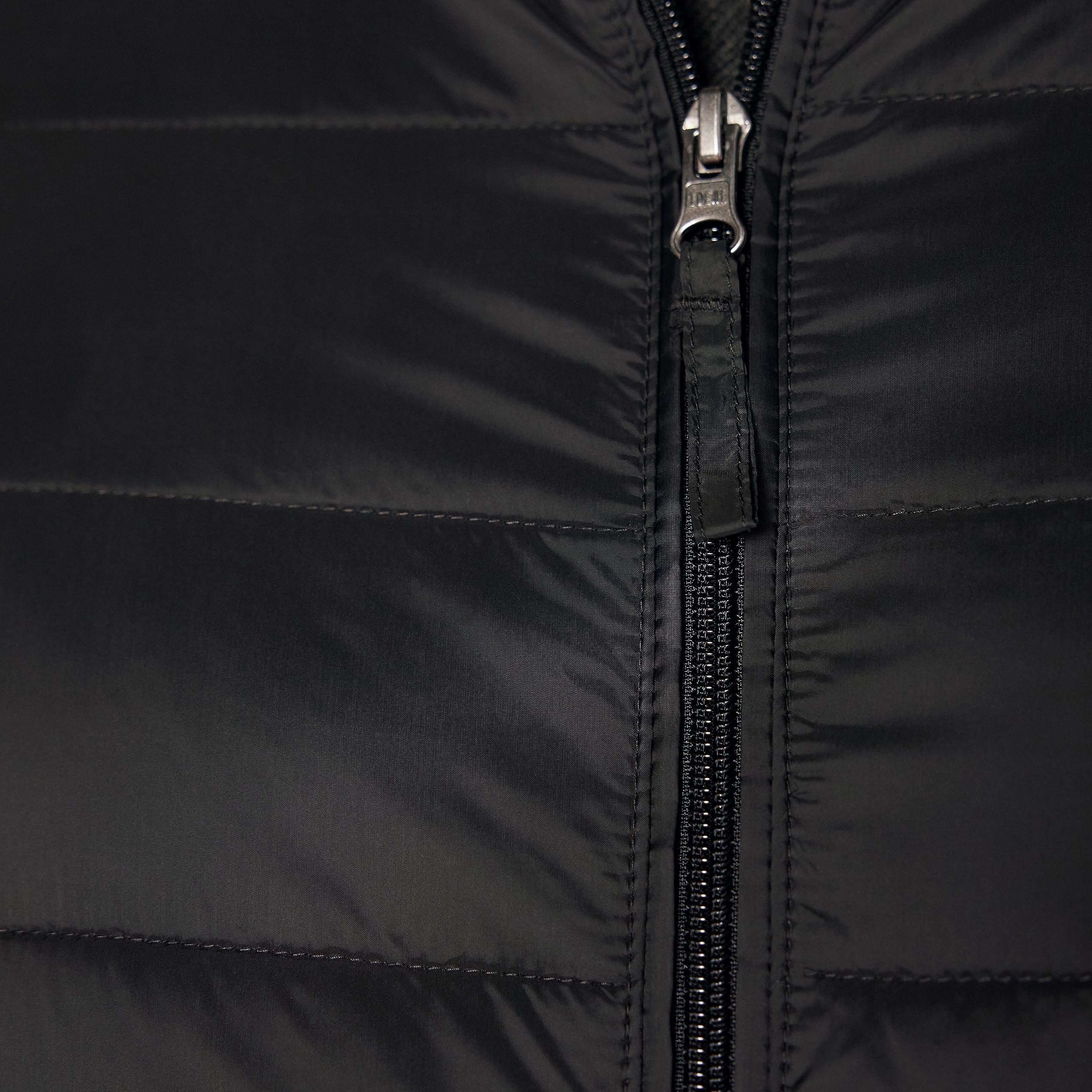 Amazon Essentials Men's Packable Lightweight Water-Resistant Puffer Jacket (Available in Big & Tall) - Image 7