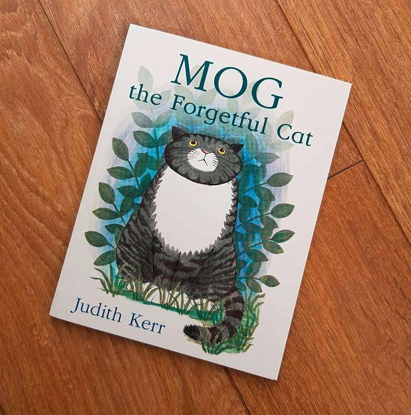 Mog the Forgetful Cat Book and Toy Gift Set: Everybody’s favourite cat – as seen on TV in the beloved Channel 4 Christmas animation! - Image 5