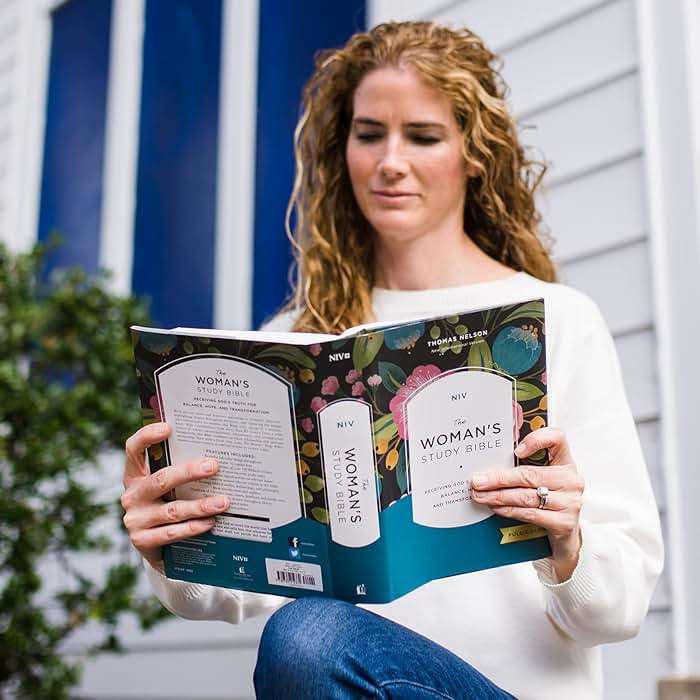 NIV, The Woman's Study Bible, Hardcover, Full-Color, Red Letter: Receiving God's Truth for Balance, Hope, and Transformation - Image 13