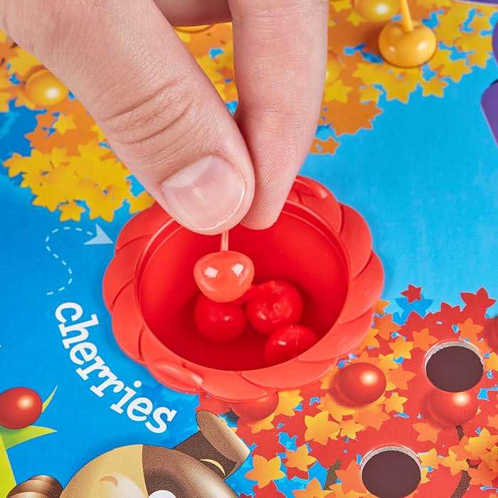 Hasbro Gaming Hi Ho Cherry-O Board Game for 2 to 4 Players Kids Ages 3 and Up (Amazon Exclusive) - Image 3