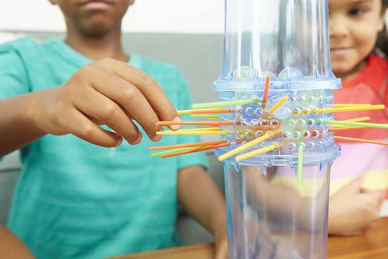 Mattel KerPlunk Kids Game, Easy-to-Learn Family Game for 2 to 4 Players, Don't Let The Marbles Fall - Image 4