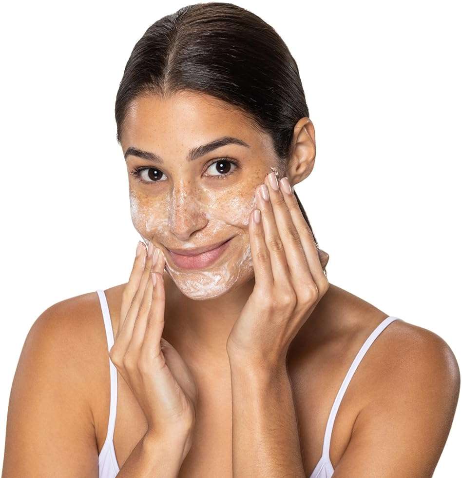 Neutrogena Deep Clean Daily Facial Cream Cleanser with Beta Hydroxy Acid to Remove Dirt, Oil & Makeup, Alcohol-Free, Oil-Free & Non-Comedogenic, 7 fl. oz - Image 2