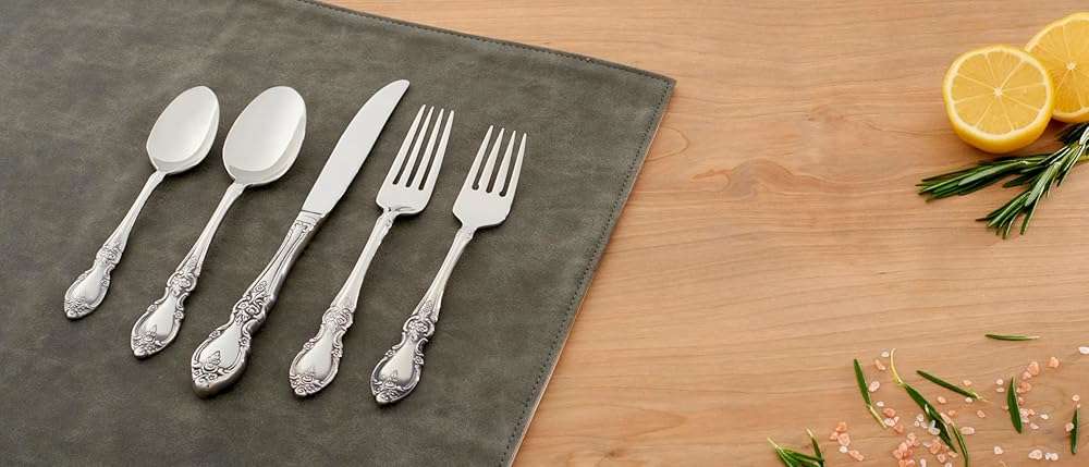 Oneida Silverware Set For 4, Louisiana 20-Piece Fine Flatware Set, Service For 4, 18/8 Stainless Steel, Silver, Mirror Finish, Knives Spoons and Forks, Dishwasher Safe, Tableware (Silver, 20 Pieces) - Image 9