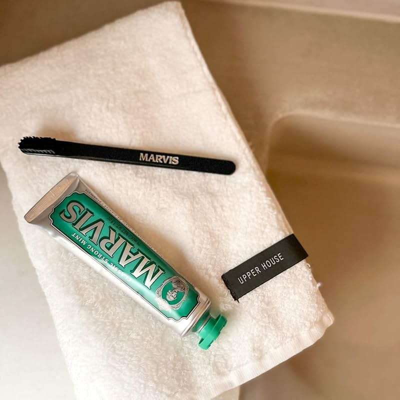 Marvis Classic Strong Mint Toothpaste - Image 4