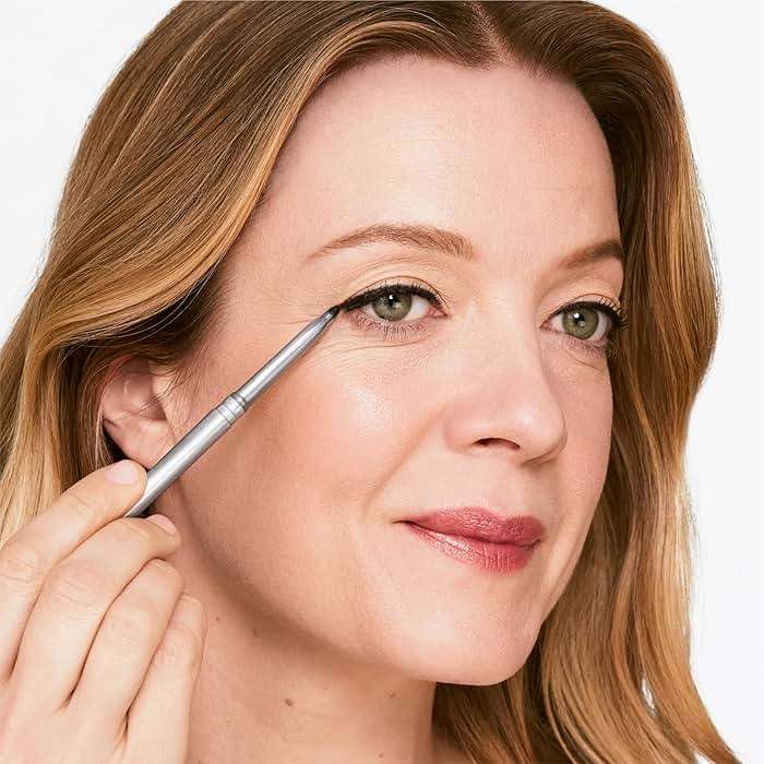 Clinique Quickliner For Eyes Eyeliner Pencil | Water Resistant, Smudge Resistant + Safe For Sensitive Eyes | 11 Shades - Image 4