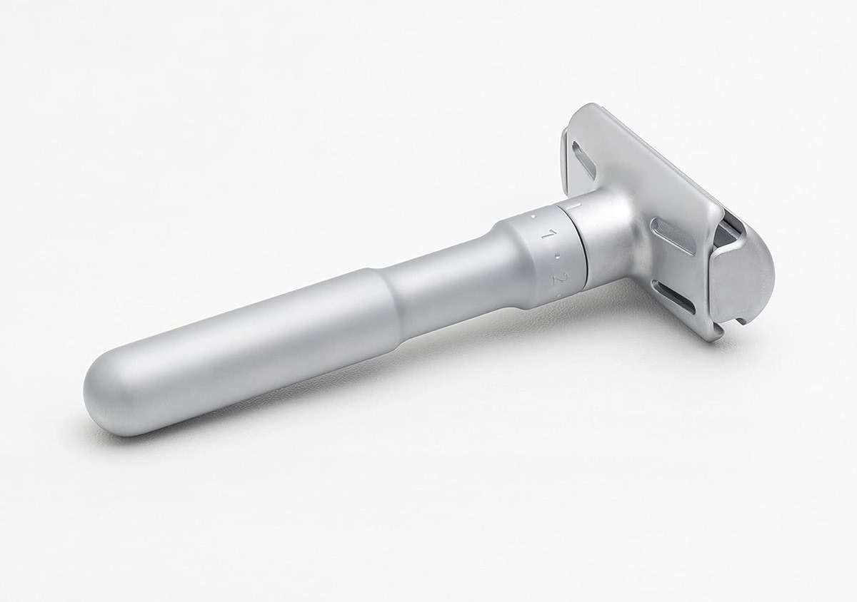 MERKUR FUTUR 700 Adjustable Double Edge Safety Razor - Matte Chrome, Adjustable Razor With Dial, Made in Germany, Plastic-Free, Snap-On Cap Design, Straight Bar - Image 2
