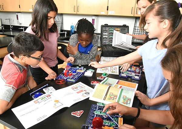 Snap Circuits Extreme SC-750R Electronics Exploration Kit + Student Training Program with Student Study Guide | Perfect for STEM Curriculum - Image 2