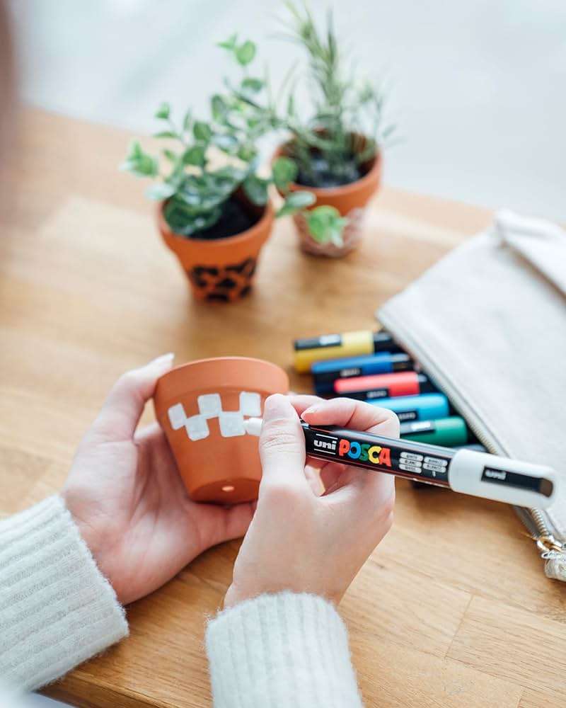 posca Paint Markers, 3M Fine Point Acrylic Paint Pens with Reversible Tips, Art Supplies For Gifts, Decorations Fabric, Metal, Glass, Wood and Canvas, Set of 15 - Image 2