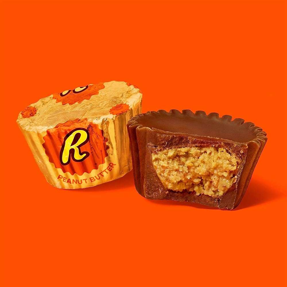REESE'S Miniatures Milk Chocolate Peanut Butter Cups, Candy Packs, 0.31 oz (105 Pieces) - Image 4