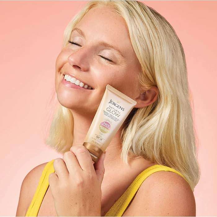 Jergens Natural Glow Daily Facial Moisturizer, Fair to Med 2 fl oz (59 ml) - Image 11