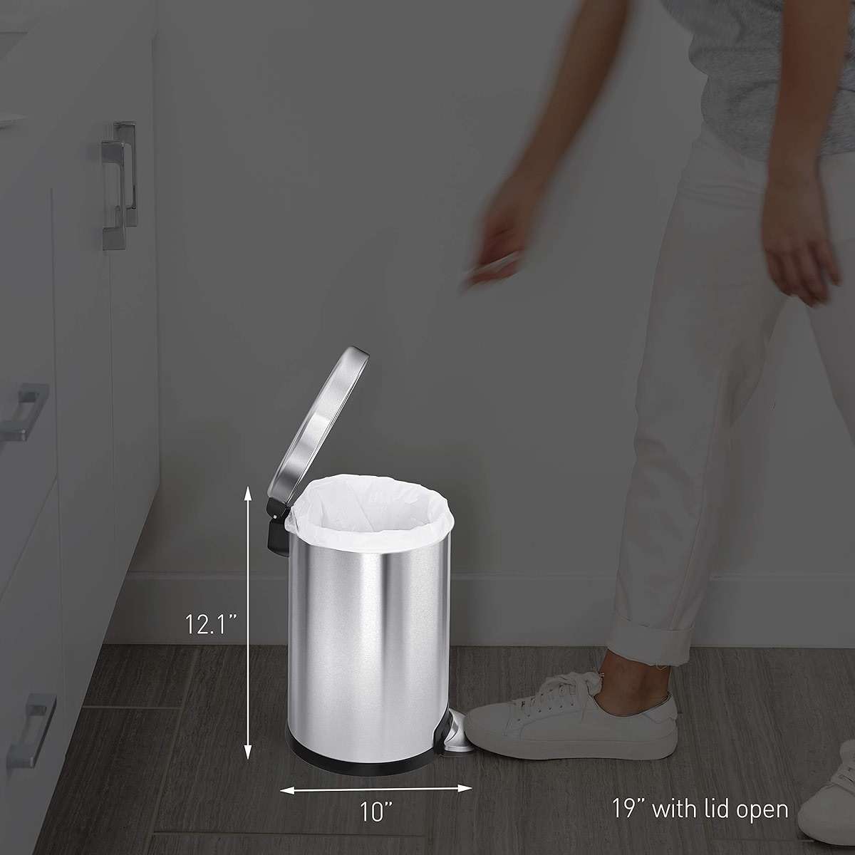 simplehuman Round Step Can, 4.5L / 1.2 Gallon Compact Bathroom Trash Can, 150,000-Step Pedal, Lid Shox® Silent Close, Removable Inner Bucket, Brushed Stainless Steel - Image 3