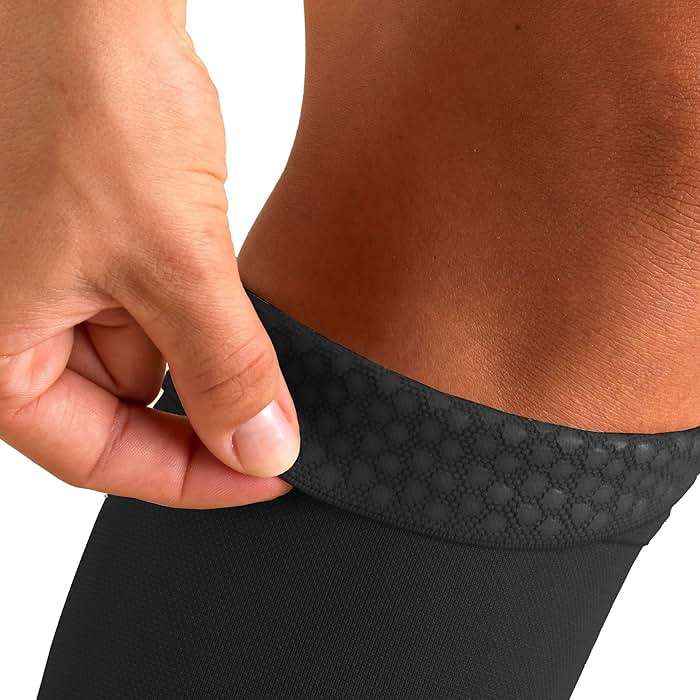 Truform 20-30 Mmhg Compression Stockings for Men & Women, Thigh High Length, Dot Top, Closed Toe, Black, Large (20-30 Mmhg) - Image 2