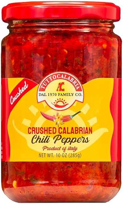 TUTTOCALABRIA Crushed Calabrian Chili Peppers, Spicy Condiment, 10 oz | Crushed Chili Pepper Condiment in Extra Virgin Olive Oil for Pasta, Pizza, Sandwiches and Fish, Bold Heat, Made in Italy - Image 1