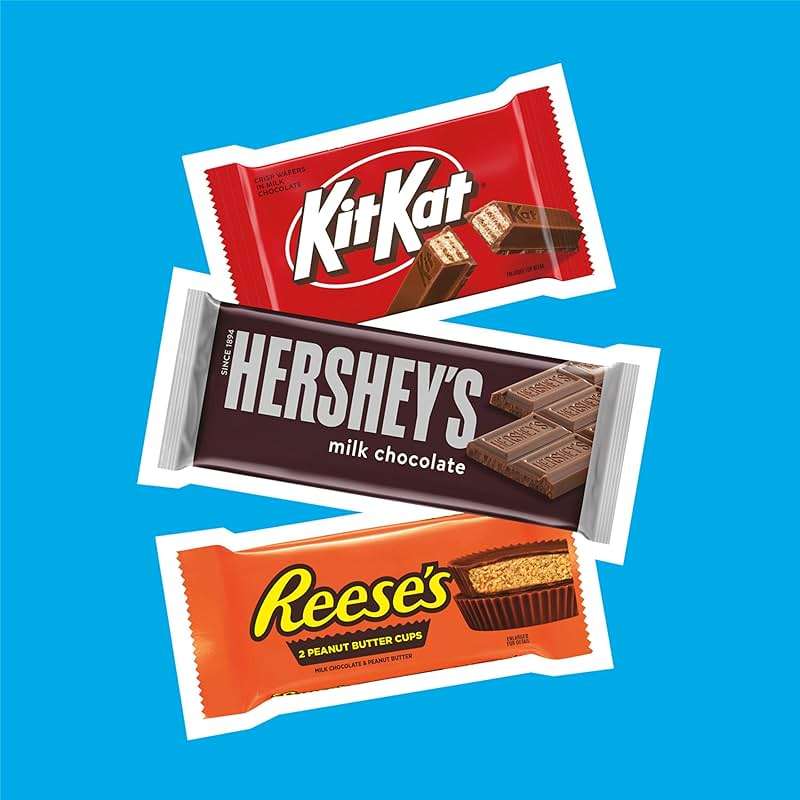HERSHEY'S, KIT KAT and REESE'S Assorted Milk Chocolate Candy Variety Box, 27.3 oz (18 Count) - Image 7
