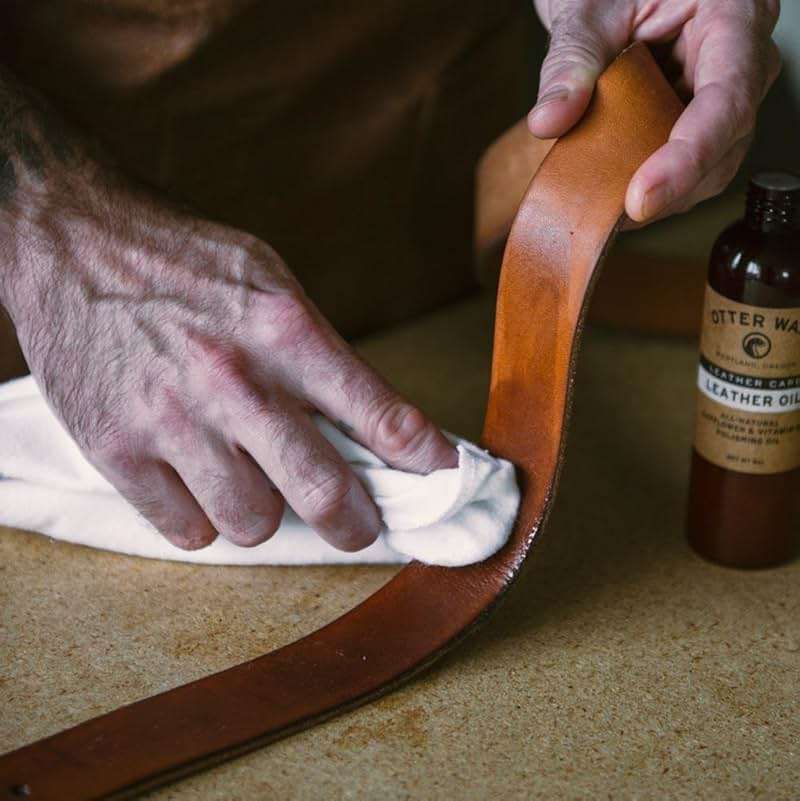 Otter Wax Leather Cleaner & Conditioner | All-Natural Conditioning Oil for Boots, Furniture Auto Seats Jackets Shoes & Bags - Image 3