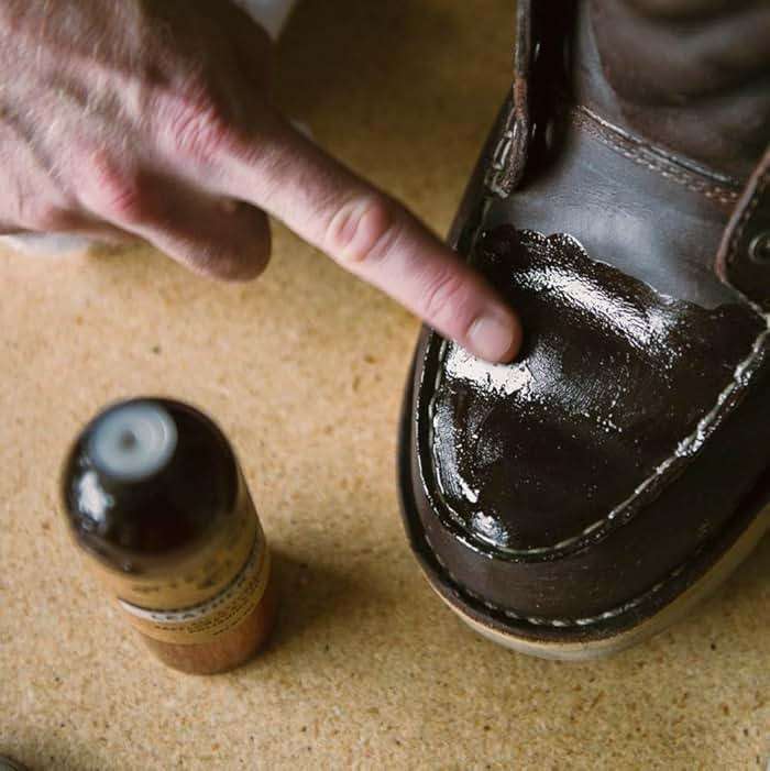 Otter Wax Leather Cleaner & Conditioner | All-Natural Conditioning Oil for Boots, Furniture Auto Seats Jackets Shoes & Bags - Image 4