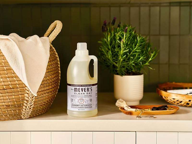 MRS. MEYER'S CLEAN DAY Liquid Laundry Detergent, Biodegradable Formula Infused with Essential Oils, Lavender, 64 oz (64 Loads) - Image 8