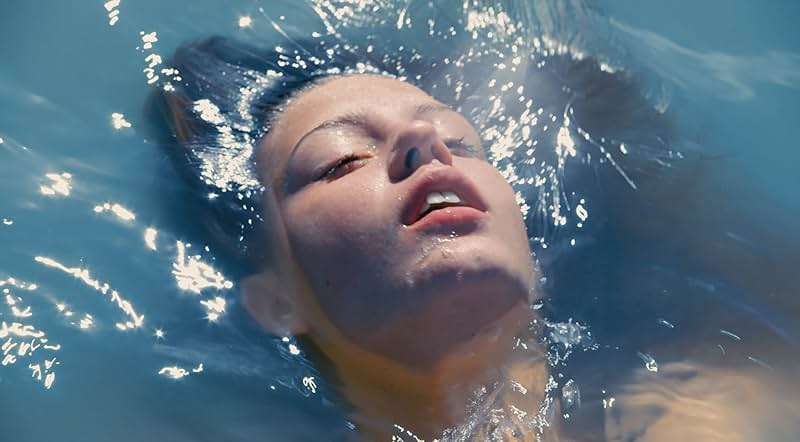 Blue Is the Warmest Color (The Criterion Collection) [Blu-ray] - Image 2
