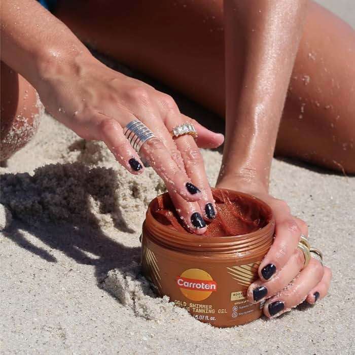 Carroten Gold Shimmer Tanning Gel | Browning Tan Accelerator | Non-Greasy, Water-Resistant with Carrot & Coconut Oil | Vitamin A & E For Moisture & Hydration | Made in Greece | 5 oz + Spatula - Image 8