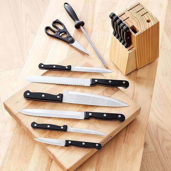 Amazon Basics 14-Piece High Carbon Stainless Steel Kitchen Knife Set with Full Tang Construction, Ergonomic Handles, Sharpener and Pinewood Block, Black - Image 8