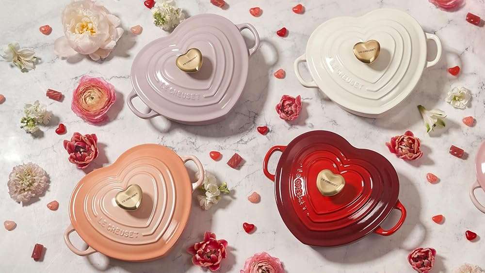 Le Creuset Figural Heart Knob, Large, 45mm, Light Gold - Image 2