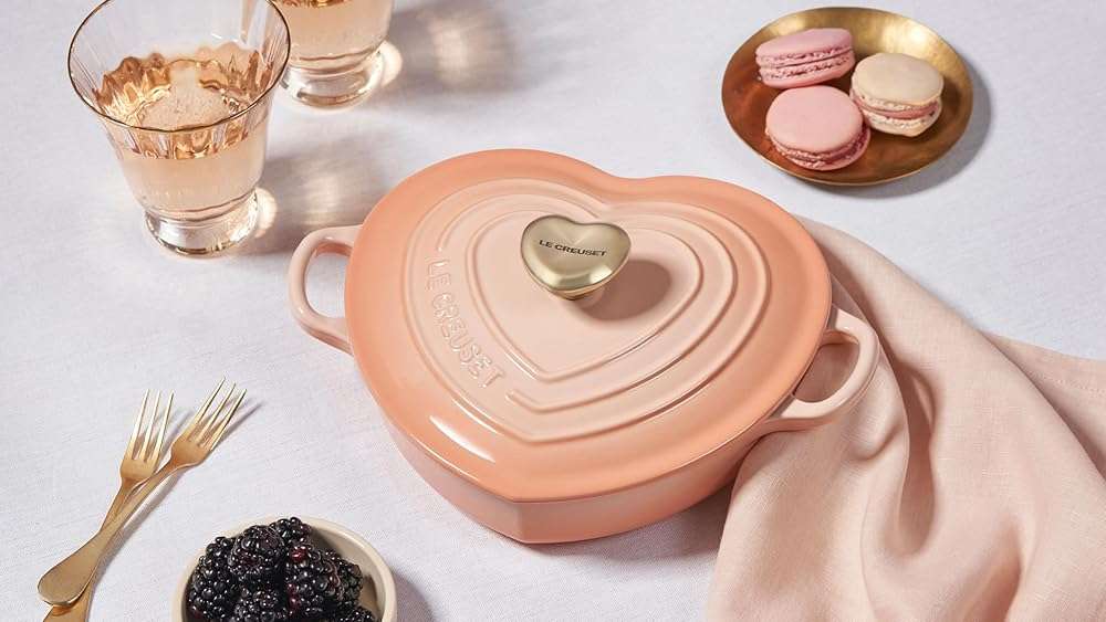 Le Creuset Figural Heart Knob, Large, 45mm, Light Gold - Image 6