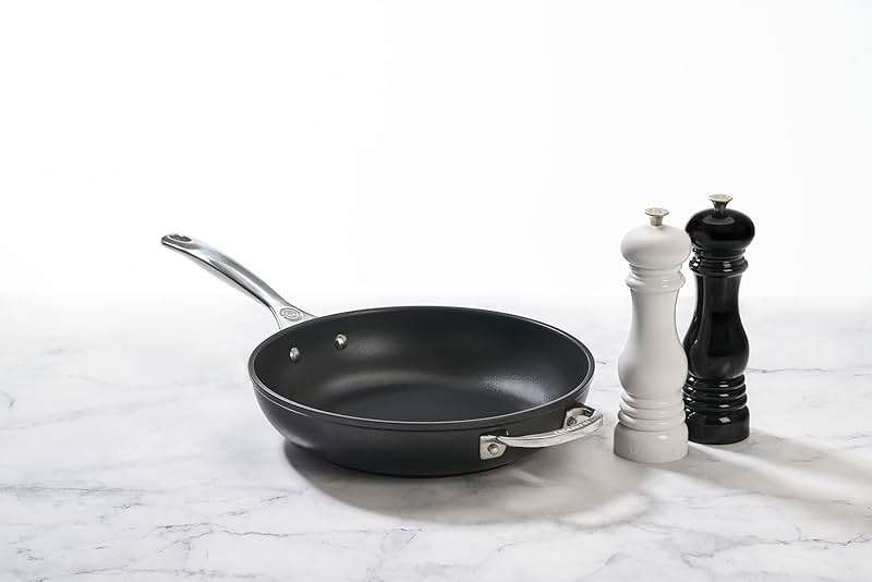 Le Creuset Salt and Pepper Mill Set, 8" x 2 1/2" each, Black & White - Image 7