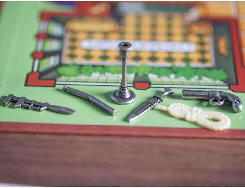 Hasbro Gaming Retro Series Clue 1986 Edition Board Game, Classic Mystery Game for Kids, Family Board Games for 3-6 Players, Ages 8+ (Amazon Exclusive) - Image 9