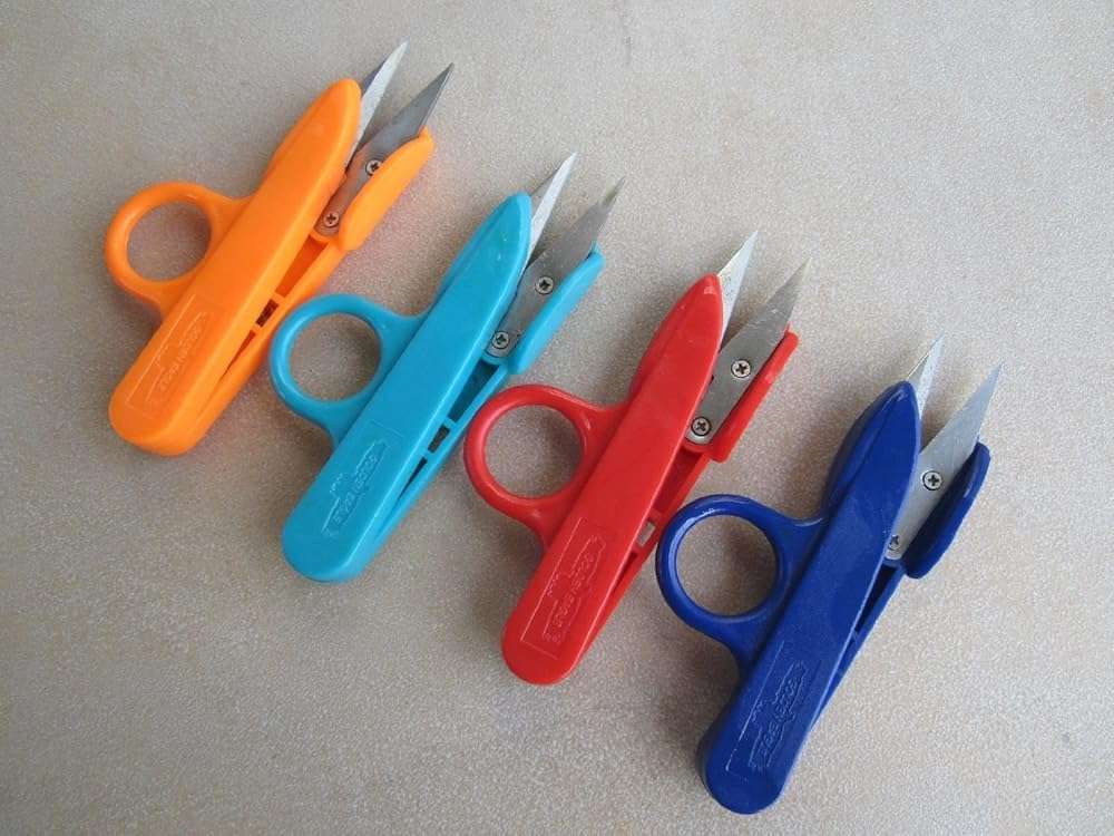 LOT OF 12PCS Random Color Sharp Point Quick-Clip Lightweight Speed Cutting Scissor for Sewing (Random Color) - Image 2