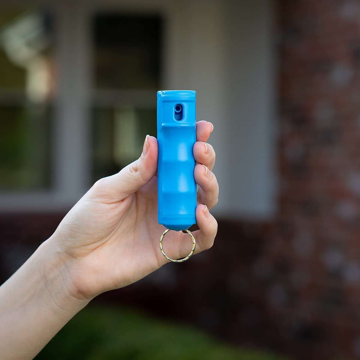 SABRE Pepper Gel Kit with Blue Water Practice Spray, 25 Bursts, Maximum Strength, Gel Is Safer, Ergonomic Finger Grip, Fast Flip Top Safety, Comes With A Blue Water Practice Spray Canister - Image 9