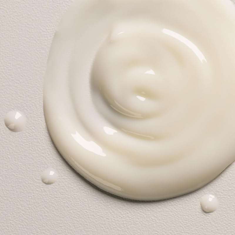 Davines OI All In One Milk, Hair Leave-in Conditioner Multi-Function Spray Treatment - Detangles, Controls Frizz & Heat Protectant - Weightless Antioxidant Roucou Oil Formula - Image 6