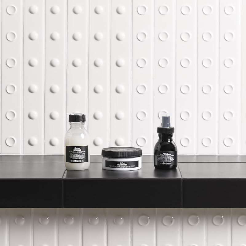 Davines OI All In One Milk, Hair Leave-in Conditioner Multi-Function Spray Treatment - Detangles, Controls Frizz & Heat Protectant - Weightless Antioxidant Roucou Oil Formula - Image 7