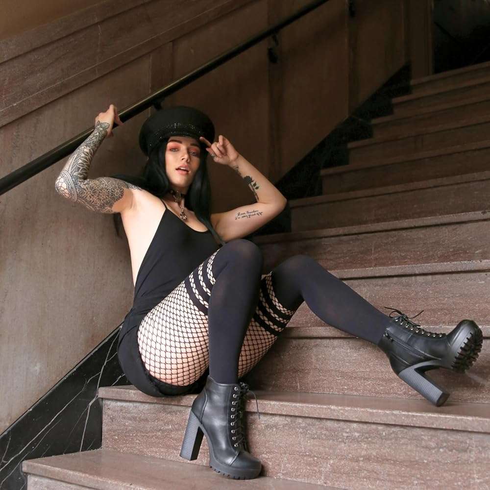 Leg Avenue Women's Dark Alternative Fishnet Tights - Image 3
