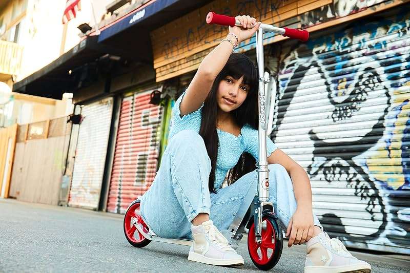 Razor A5 Lux Kick Scooter for Kids Ages 8+ - 8" Urethane Wheels, Anodized Finish Featuring Bold Colors and Graphics, for Riders up to 220 lbs - Image 4