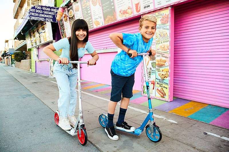 Razor A5 Lux Kick Scooter for Kids Ages 8+ - 8" Urethane Wheels, Anodized Finish Featuring Bold Colors and Graphics, for Riders up to 220 lbs - Image 8
