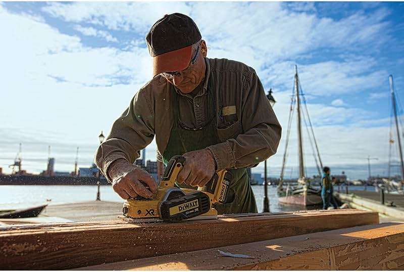 DEWALT 20V MAX Planer, 30,000 Cuts Per Minute, 2 mm Cut Depth, Brushless Motor, Bare Tool Only (DCP580B) - Image 4