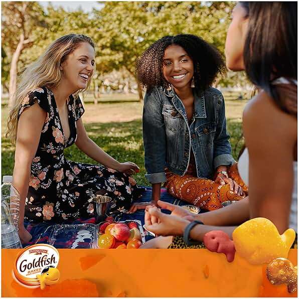 Goldfish Crackers Big Smiles Variety Pack with Cheddar, Colors, and Pretzels, Snack Packs, 30 Ct - Image 6