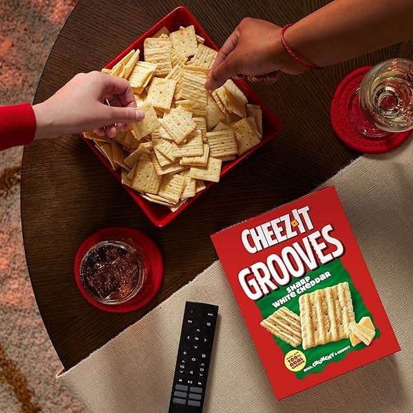 Cheez-It Grooves Crunchy Cheese Crackers, Snack Crackers, Lunch Snacks, Family Size, Sharp White Cheddar, 17oz Box (1 Box) - Image 7