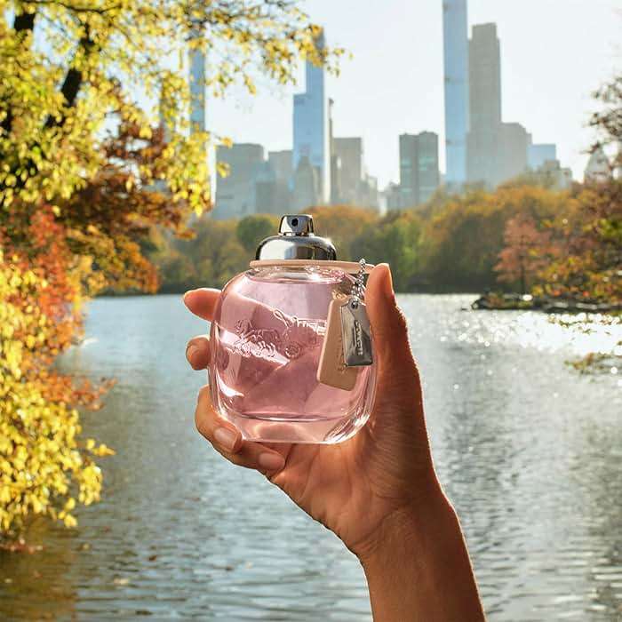 Coach Eau de Toilette - Women's Fragrance - Fougere Woody - With notes of Juicy Pear, Pink Grapefruit & White Cedarwood - Image 5