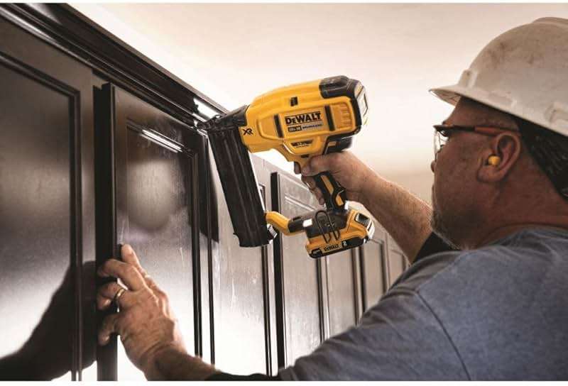 DEWALT DCN680B 20V MAX* XR® 18 GA Cordless Brad Nailer (Tool Only) - Image 5